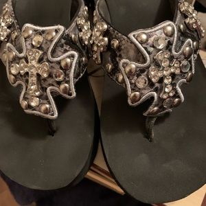GRAZIE SIZE 11 Bling Snake Skin Flip Flops